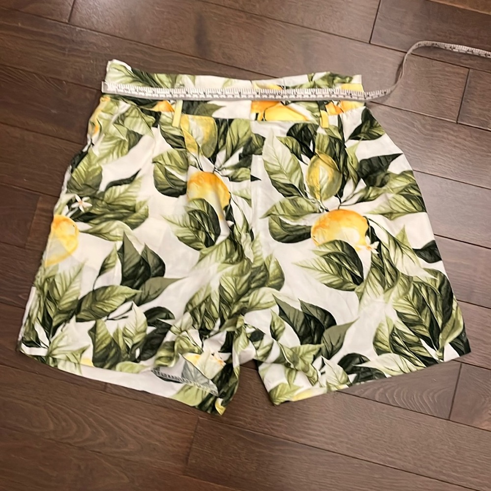 Tropical print short - size 10